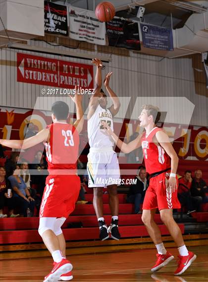 Thumbnail 2 in Mater Dei vs. Eisenhower (Diablo Inferno Tournament) photogallery.