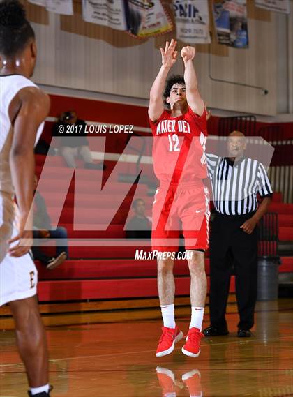 Thumbnail 3 in Mater Dei vs. Eisenhower (Diablo Inferno Tournament) photogallery.