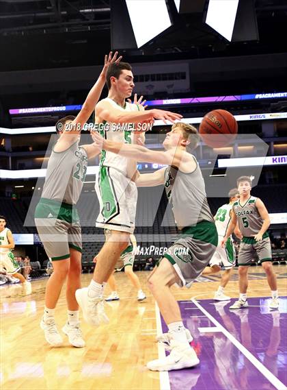 Thumbnail 2 in Dixon vs. Colfax photogallery.