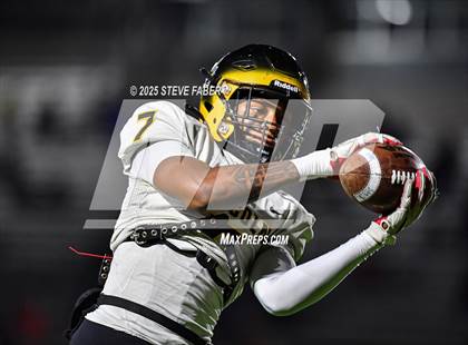 Thumbnail 2 in Lincoln @ Rainier Beach (WIAA 3A First Round) photogallery.
