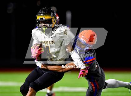 Thumbnail 2 in Lincoln @ Rainier Beach (WIAA 3A First Round) photogallery.