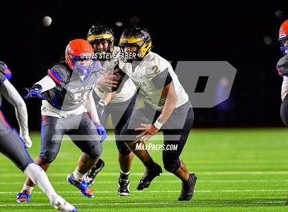 Thumbnail 2 in Lincoln @ Rainier Beach (WIAA 3A First Round) photogallery.