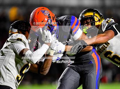 Thumbnail 2 in Lincoln @ Rainier Beach (WIAA 3A First Round) photogallery.