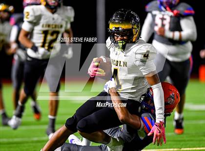 Thumbnail 1 in Lincoln @ Rainier Beach (WIAA 3A First Round) photogallery.