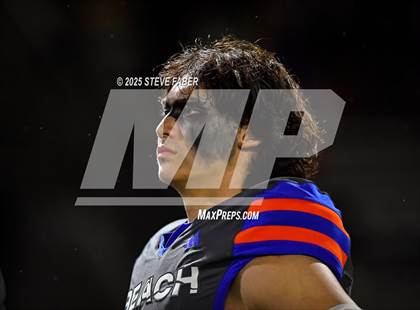 Thumbnail 3 in Lincoln @ Rainier Beach (WIAA 3A First Round) photogallery.