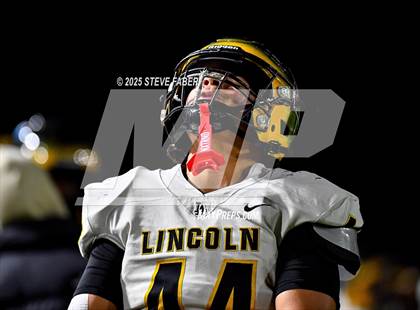 Thumbnail 1 in Lincoln @ Rainier Beach (WIAA 3A First Round) photogallery.