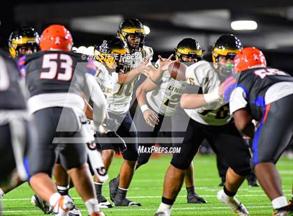 Thumbnail 2 in Lincoln @ Rainier Beach (WIAA 3A First Round) photogallery.