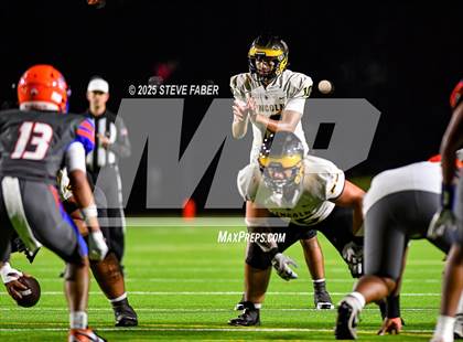 Thumbnail 2 in Lincoln @ Rainier Beach (WIAA 3A First Round) photogallery.