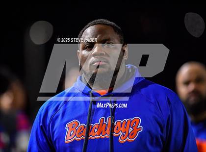 Thumbnail 1 in Lincoln @ Rainier Beach (WIAA 3A First Round) photogallery.