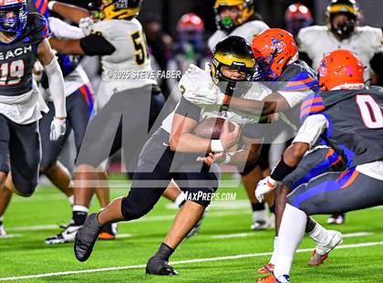 Thumbnail 1 in Lincoln @ Rainier Beach (WIAA 3A First Round) photogallery.