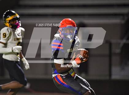 Thumbnail 1 in Lincoln @ Rainier Beach (WIAA 3A First Round) photogallery.