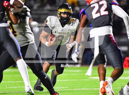 Thumbnail 1 in Lincoln @ Rainier Beach (WIAA 3A First Round) photogallery.