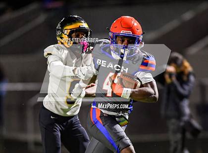 Thumbnail 3 in Lincoln @ Rainier Beach (WIAA 3A First Round) photogallery.