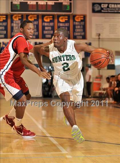 Thumbnail 1 in Canoga Park @ King (Maxpreps Holiday Classic) photogallery.
