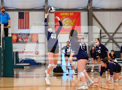 Thumbnail 1 in Granite Hills vs Mater Dei Catholic (Southern California Invitational) photogallery.