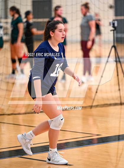 Thumbnail 3 in Granite Hills vs Mater Dei Catholic (Southern California Invitational) photogallery.