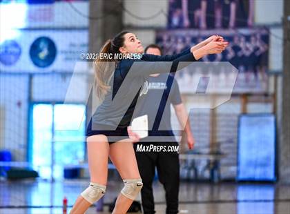 Thumbnail 3 in Granite Hills vs Mater Dei Catholic (Southern California Invitational) photogallery.