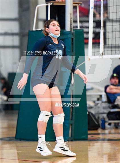 Thumbnail 2 in Granite Hills vs Mater Dei Catholic (Southern California Invitational) photogallery.