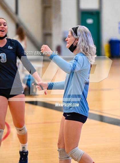 Thumbnail 1 in Granite Hills vs Mater Dei Catholic (Southern California Invitational) photogallery.
