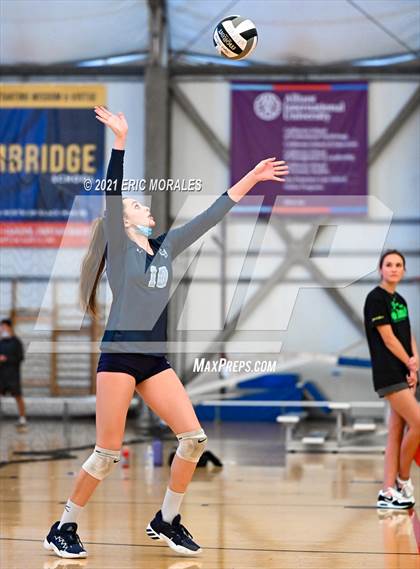 Thumbnail 1 in Granite Hills vs Mater Dei Catholic (Southern California Invitational) photogallery.