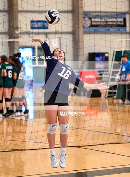 Thumbnail 3 in Granite Hills vs Mater Dei Catholic (Southern California Invitational) photogallery.