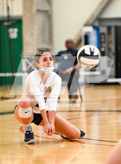 Thumbnail 3 in Granite Hills vs Mater Dei Catholic (Southern California Invitational) photogallery.