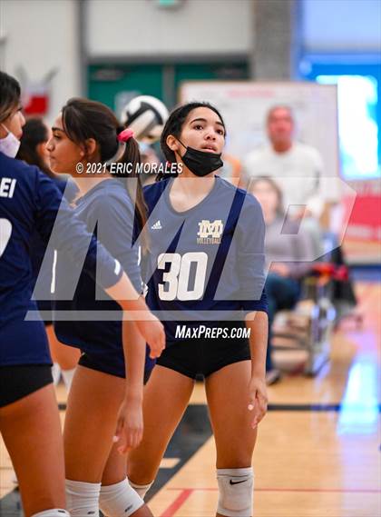 Thumbnail 3 in Granite Hills vs Mater Dei Catholic (Southern California Invitational) photogallery.