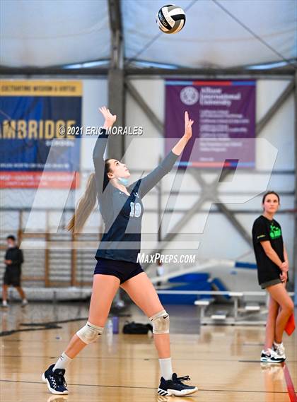 Thumbnail 2 in Granite Hills vs Mater Dei Catholic (Southern California Invitational) photogallery.