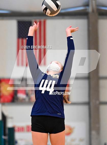 Thumbnail 2 in Granite Hills vs Mater Dei Catholic (Southern California Invitational) photogallery.