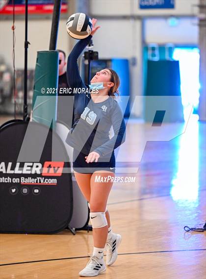 Thumbnail 2 in Granite Hills vs Mater Dei Catholic (Southern California Invitational) photogallery.