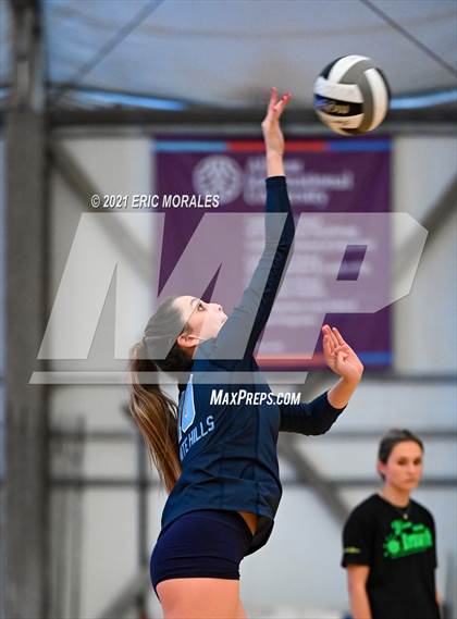 Thumbnail 1 in Granite Hills vs Mater Dei Catholic (Southern California Invitational) photogallery.