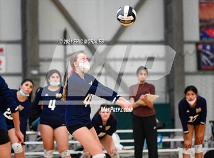 Thumbnail 1 in Granite Hills vs Mater Dei Catholic (Southern California Invitational) photogallery.