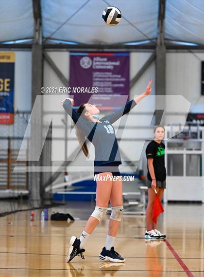 Thumbnail 2 in Granite Hills vs Mater Dei Catholic (Southern California Invitational) photogallery.