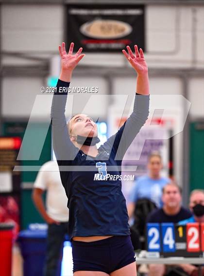 Thumbnail 1 in Granite Hills vs Mater Dei Catholic (Southern California Invitational) photogallery.