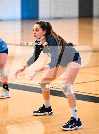Thumbnail 2 in Granite Hills vs Mater Dei Catholic (Southern California Invitational) photogallery.