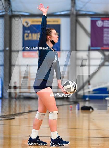 Thumbnail 1 in Granite Hills vs Mater Dei Catholic (Southern California Invitational) photogallery.