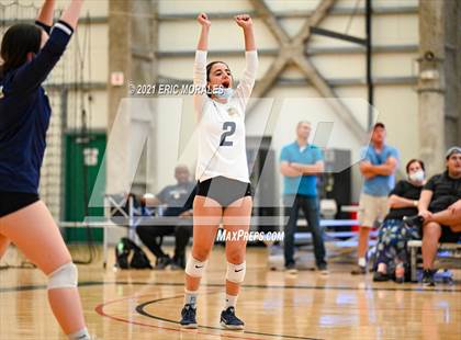 Thumbnail 2 in Granite Hills vs Mater Dei Catholic (Southern California Invitational) photogallery.