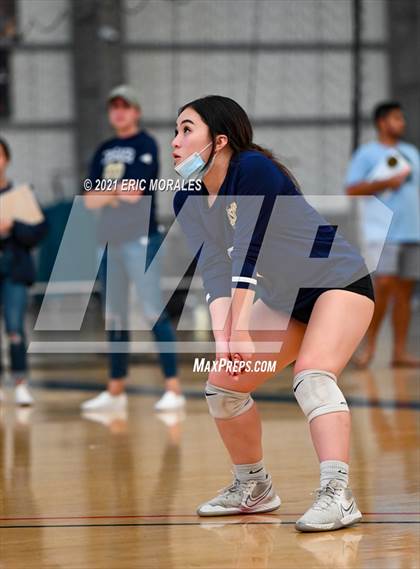 Thumbnail 3 in Granite Hills vs Mater Dei Catholic (Southern California Invitational) photogallery.
