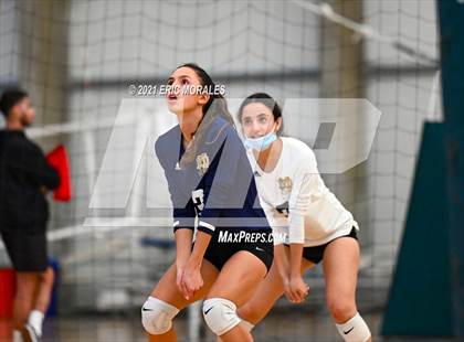 Thumbnail 3 in Granite Hills vs Mater Dei Catholic (Southern California Invitational) photogallery.