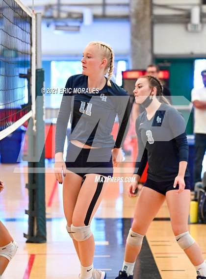 Thumbnail 3 in Granite Hills vs Mater Dei Catholic (Southern California Invitational) photogallery.