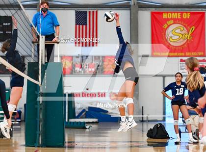 Thumbnail 2 in Granite Hills vs Mater Dei Catholic (Southern California Invitational) photogallery.