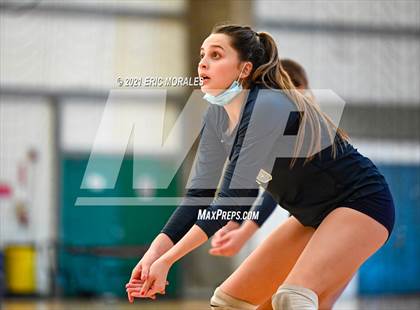 Thumbnail 3 in Granite Hills vs Mater Dei Catholic (Southern California Invitational) photogallery.