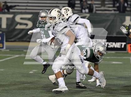 Thumbnail 2 in De La Salle vs.St. John Bosco (CIF State Open Division Final) photogallery.