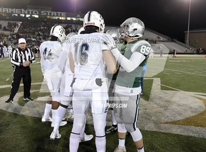 Thumbnail 2 in De La Salle vs.St. John Bosco (CIF State Open Division Final) photogallery.