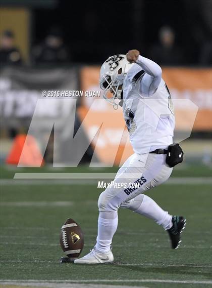 Thumbnail 3 in De La Salle vs.St. John Bosco (CIF State Open Division Final) photogallery.