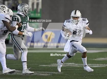 Thumbnail 2 in De La Salle vs.St. John Bosco (CIF State Open Division Final) photogallery.
