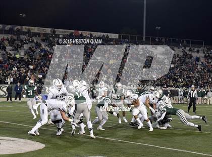 Thumbnail 2 in De La Salle vs.St. John Bosco (CIF State Open Division Final) photogallery.