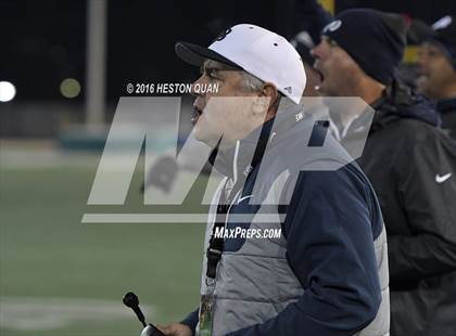 Thumbnail 2 in De La Salle vs.St. John Bosco (CIF State Open Division Final) photogallery.