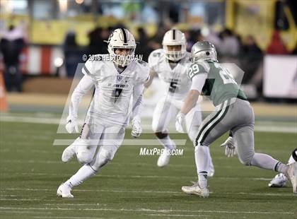 Thumbnail 2 in De La Salle vs.St. John Bosco (CIF State Open Division Final) photogallery.