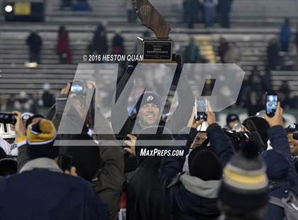 Thumbnail 3 in De La Salle vs.St. John Bosco (CIF State Open Division Final) photogallery.